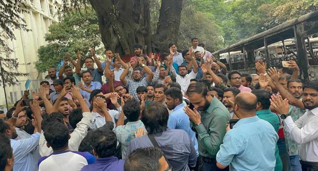 ভিসির পদত্যাগ দাবিতে বিএসএমএমউতে ছাত্রদলের বিক্ষোভ মিছিল