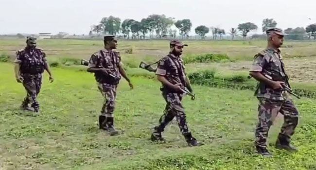 ভারতে প্রবেশের চেষ্টাকালে বিভিন্ন সীমান্ত থেকে আটক ৪