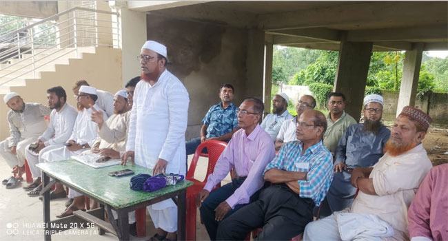 লোহাগাড়ায় কালী মন্দিরে জামায়াত নেতারা