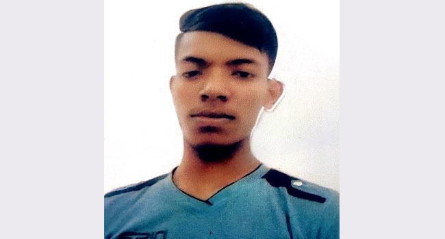 পুলিশের গুলিতে নিহত সুমনের পরিবার শোকে স্তব্ধ