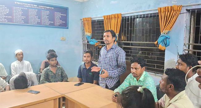 দীর্ঘ দিন বন্ধ থাকা কিশোরগঞ্জ প্রেসক্লাব খুলে দিলেন শিক্ষার্থীরা