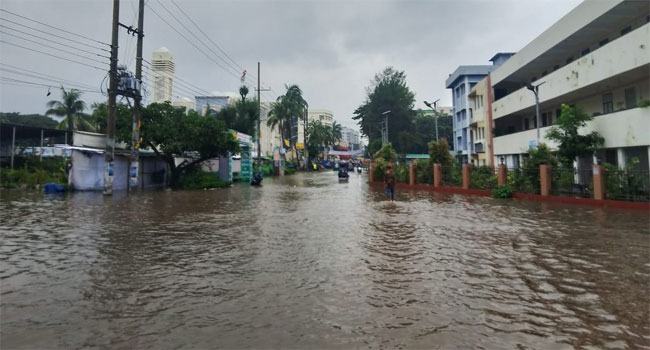 নোয়াখালীতে টানা ভারি বর্ষণে বিস্তীর্ণ এলাকা প্লাবিত