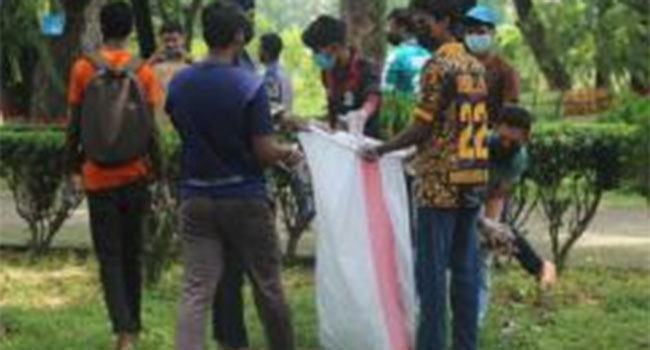 ইবি শিক্ষার্থীদের ‘ক্যাম্পাস ক্লিনিং’ কর্মসূচি