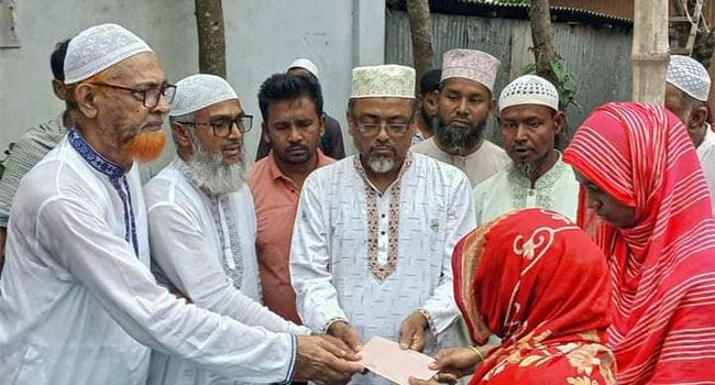 কুমারখালীর পাঁচ শহীদ পরিবারকে আর্থিক সহায়তা দিল জামায়াত