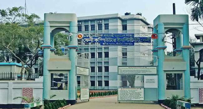 ফেনীতে শিক্ষার্থীদের আন্দোলনের মুখে অধ্যক্ষের পদত্যাগ