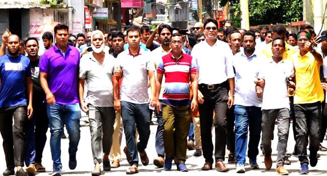 ঝালকাঠিতে শেখ হাসিনার বিচারের দাবিতে যুবদলের মিছিল ও সমাবেশ