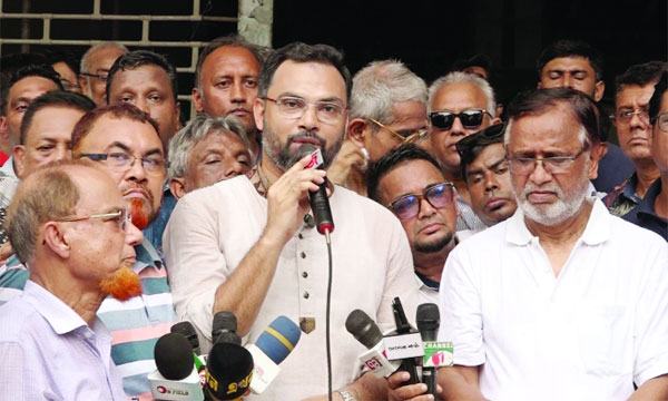 বাফুফে থেকে স্বেচ্ছায় পদত্যাগের দাবি