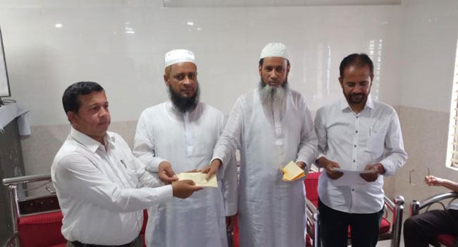 ফেনীতে আহত ৬ সাংবাদিককে অনুদান দিলো জামায়াত