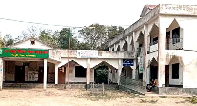 মানিকগঞ্জের ৩ উপজেলার ১৫০ জনপ্রতিনিধি লাপাত্তা, নাগরিক সেবা ব্যাহত
