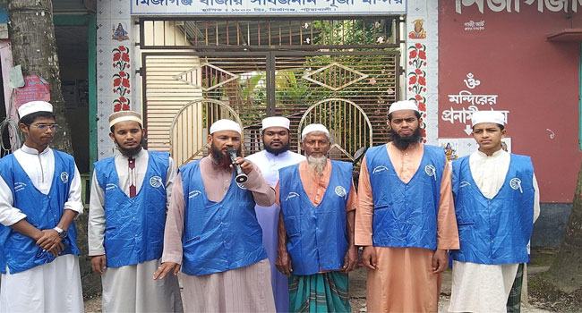মির্জাগঞ্জে মন্দির পাহারায় রাজনৈতিক নেতাকর্মী ও ছাত্ররা