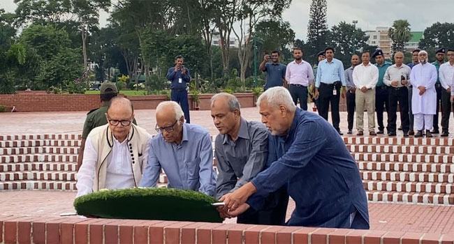 জাতীয় স্মৃতিসৌধে নতুন ৪ উপদেষ্টার শ্রদ্ধা