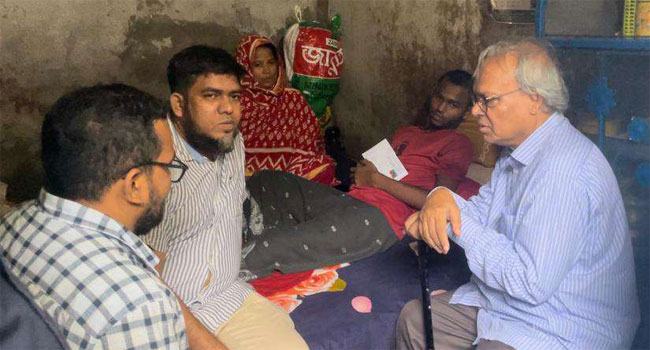 আন্দোলনে আহত আমিরের বাসায় তারেক রহমানের অর্থ পৌঁছে দিলেন রিজভী