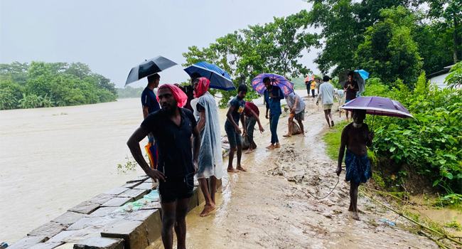 মৌলভীবাজারে ভয়াবহ বন‍্যায় ২ লক্ষাধিক মানুষ পানিবন্দী