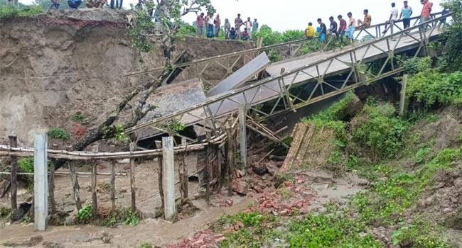 ঈশ্বরগঞ্জে হঠাৎ ব্রিজ ভেঙে খালে, দুর্ভোগে ১৪ গ্রামের মানুষ