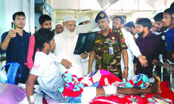 জাতি ধর্ম-বর্ণ নির্বিশেষে হাতে হাত মিলিয়ে ইনসাফের দেশ গড়ব