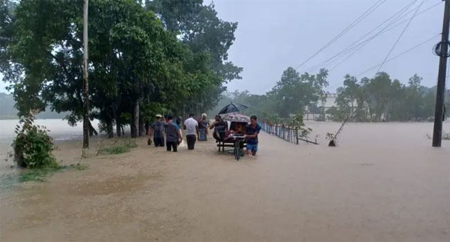 বন্যায় ভাসছে ৮ জেলা, বিস্তৃত হতে পারে আরো