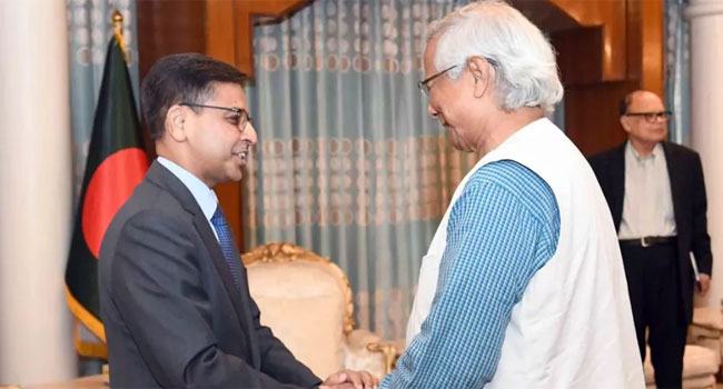 প্রধান উপদেষ্টার সাথে ভারতীয় হাইকমিশনারের সাক্ষাৎ