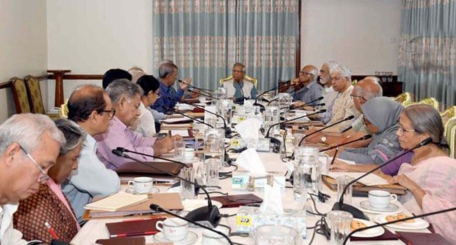 উপদেষ্টাদেরকে বন্যাকবলিত মানুষের পাশে দাঁড়ানোর নির্দেশ ড. ইউনূসের
