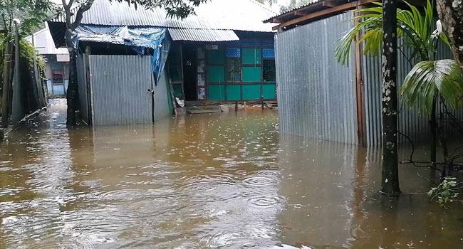 লক্ষ্মীপুরের শতাধিক এলাকায় ৬ লাখেরও মানুষ পানিবন্দী