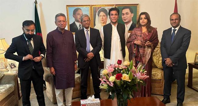পাকিস্তানের হাইকমিশনারের সাথে বৈঠক শেষে যা বললেন আমীর খসরু