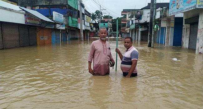 রাজনগরে পানিবন্দী লক্ষাধিক মানুষ, নিখোঁজ ১