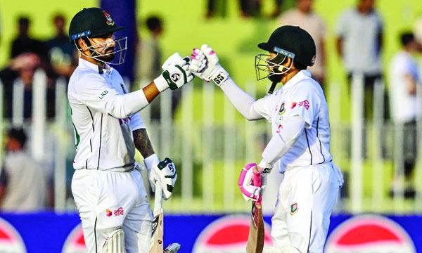 চার ফিফটিতে পাল্টা জবাব বাংলাদেশের