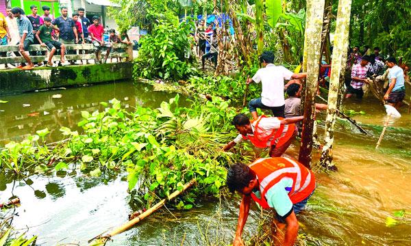 খাল বিলের অর্ধশতাধিক বাঁধ অপসারণ করল প্রশাসন