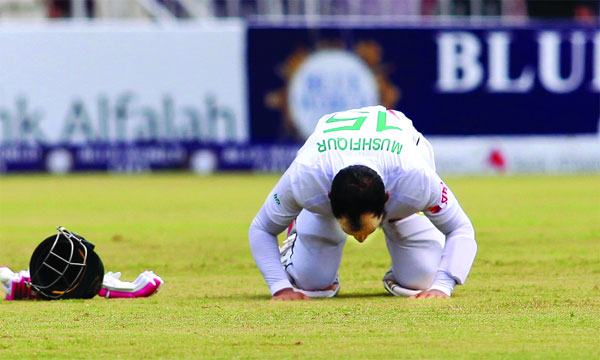 টেস্টের লাগাম টাইগারদের হাতে