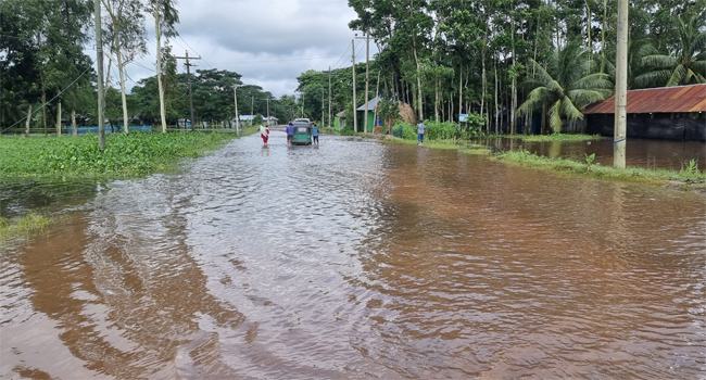 নোয়াখালীতে বন্যা পরিস্থিতির অবনতি