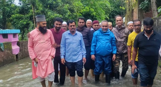 পানিবন্দী মানুষের চাহিদা তুলনায় সরকারি সাহায্য অপ্রতুল : ডা. তাহের