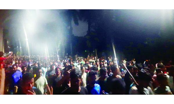 সচিবালয় এলাকায় আনসার ও ছাত্র-জনতা সংঘর্ষে আহত ৪০