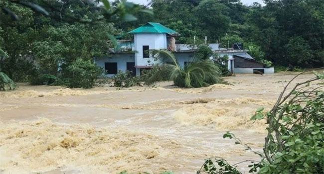 ফারাক্কার সব গেট খুলে দেয়ায় পদ্মায় পানি বাড়ছে