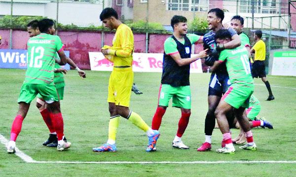 ভারতকে হারিয়ে ফাইনালে বাংলাদেশ