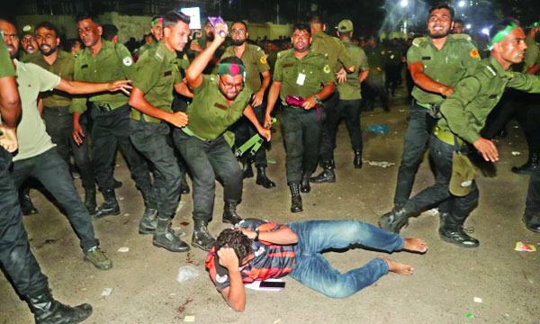 আনসার বিশৃঙ্খলার নেতৃত্বে স্বেচ্ছাসেবক লীগ নেতা কাদের