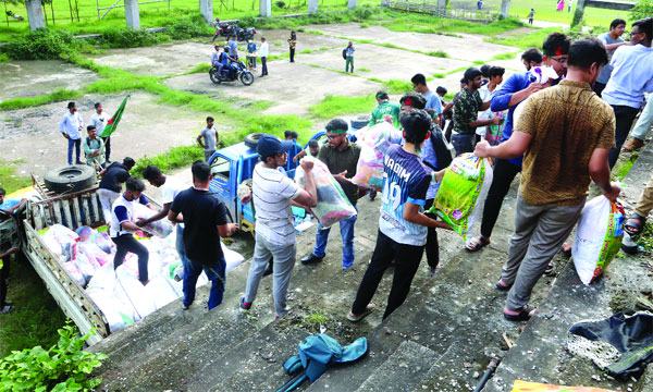 ত্রাণ দেয়ার পঞ্চম দিনেও টিএসসিতে ভিড়
