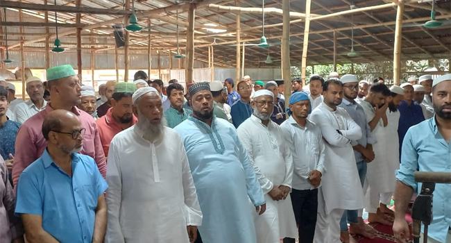 রাউজানে বিএনপি নেতা নাসিম চৌধুরীর সহধর্মিণীর জানাজা সম্পন্ন
