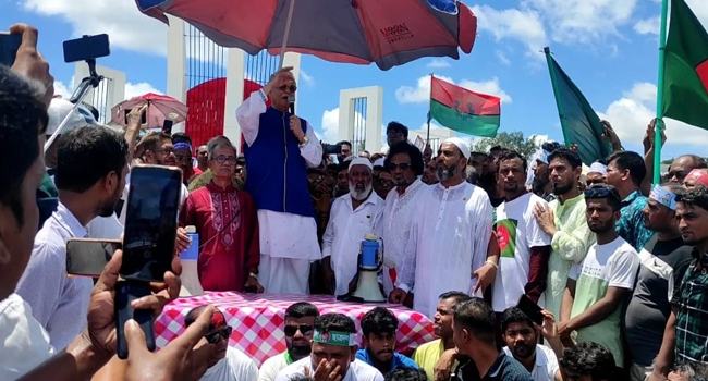 ১৬ বছর পর পটুয়াখালীতে প্রকাশ্য জনসভায় আলতাফ হোসেন চৌধুরী