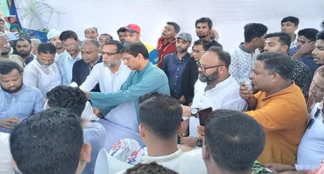 নোয়াখালীর কোম্পানীগঞ্জে ত্রাণ বিতরণ বিএনপির