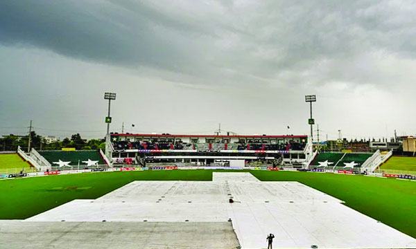 রাওয়ালপিন্ডি টেস্টে প্রথম দিন বৃষ্টির দখলে