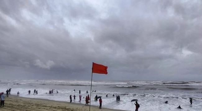 সাগরে মৌসুমি নিম্নচাপ, সমুদ্রবন্দরে সতর্ক সঙ্কেত