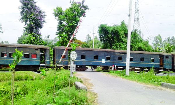 লালমনিরহাটে অরক্ষিত রেলক্রসিংয়ে প্রাণহানি ৩৭ আহত ১৯৭