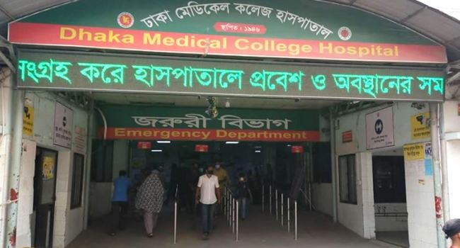 ঢামেকে কড়া নিরাপত্তায় চলছে চিকিৎসা সেবা