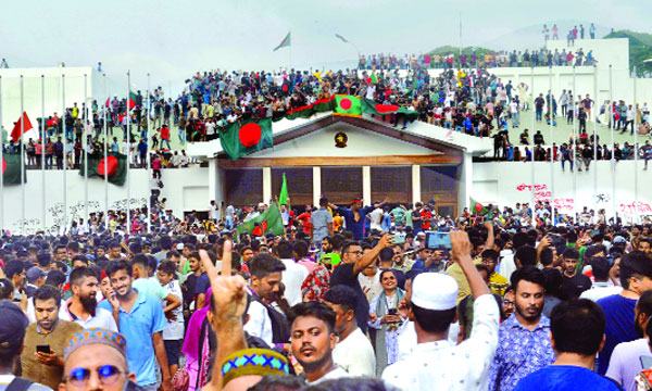 ছাত্র-জনতার অবিস্মরণীয় বিজয়কে ধরে রাখতে হবে