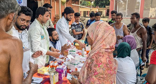 বাকৃবি শিক্ষার্থীদের বিনামূল্যে ভেটেরিনারি ক্যাম্পেইন