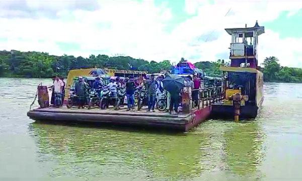 ৫ দিন পর চন্দ্রঘোনা ও রাইখালী রুটে ফেরি চলাচল শুরু