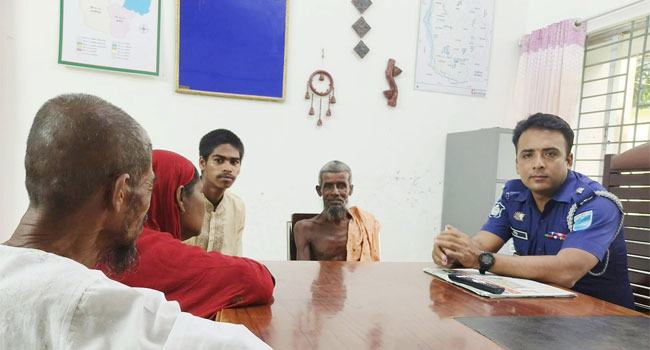 পাকুন্দিয়ায় নিখোঁজের ৩২ বছর পর বাড়ি ফিরলেন মুর্শিদ