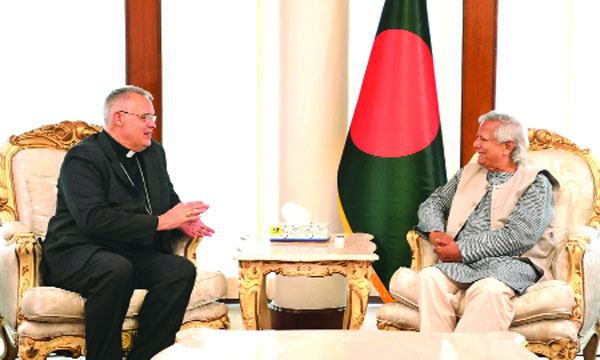 অন্তর্বর্তী সরকারের প্রধান লক্ষ্য হচ্ছে আইনশৃঙ্খলা পরিস্থিতির উন্নতি