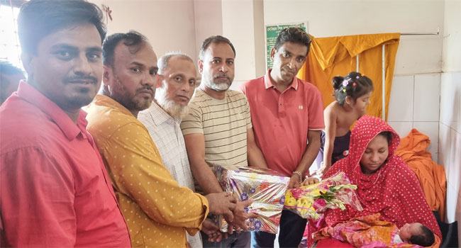 ছাত্র আন্দোলনে নিহত রুবেলের সন্তানের দায়িত্ব নিলেন বিএনপি নেতা তারেক মুন্সী