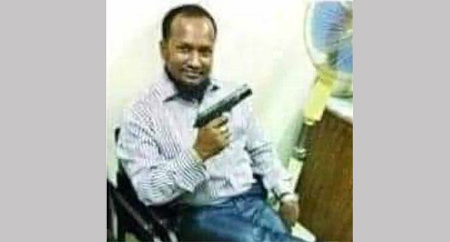 চৌদ্দগ্রামে অস্ত্র জমা দেয়নি ইউপি চেয়ারম্যান মোশাররফ, এলাকায় আতঙ্ক