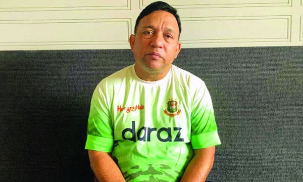 পদত্যাগ করলেন সুজন